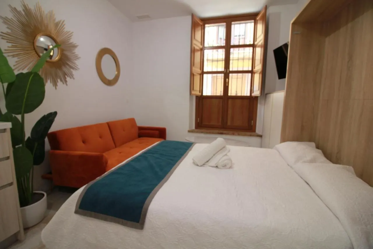 Gloria Suites Granada Apartment